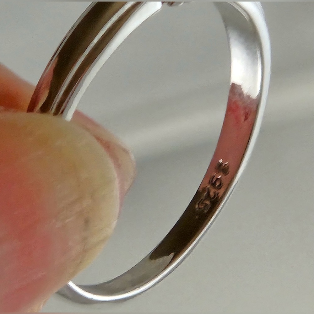 Stunning Solitaire Sterling Silver Ring - image 3